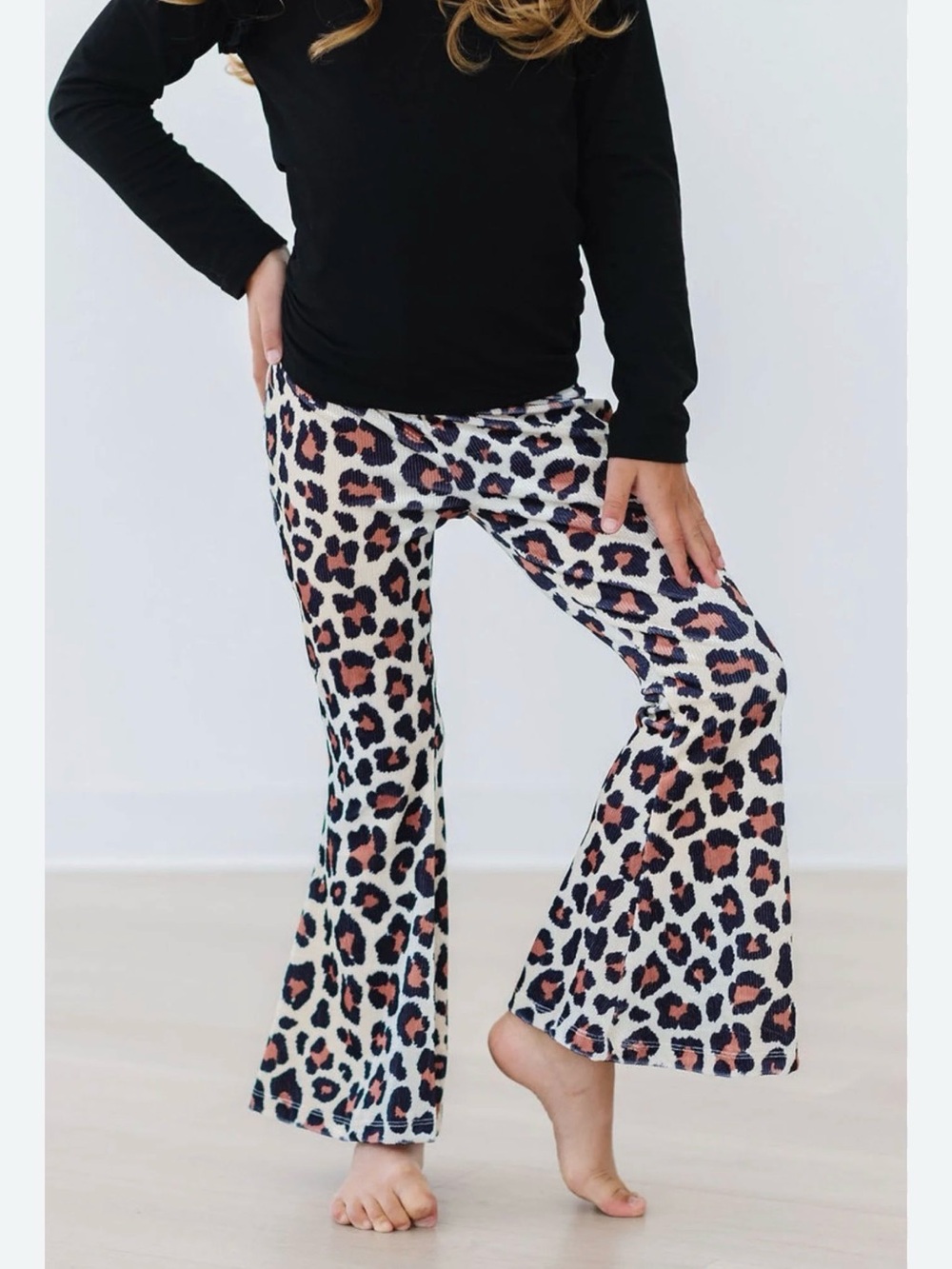 Mila & Rose Wild One ribbed velvet bell bottoms leopard print 4t